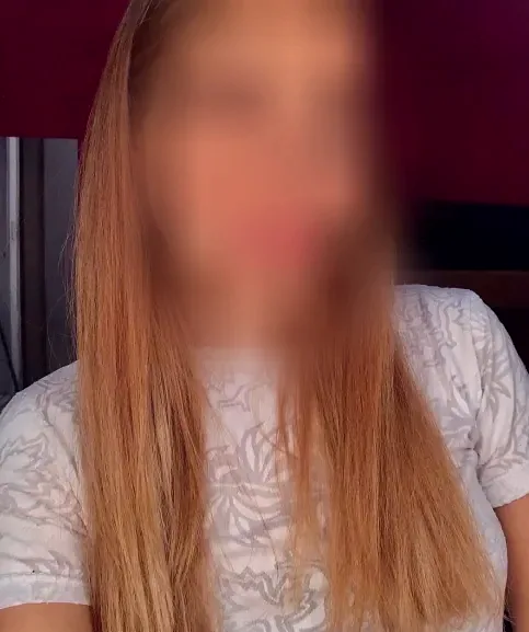 Christina, 24