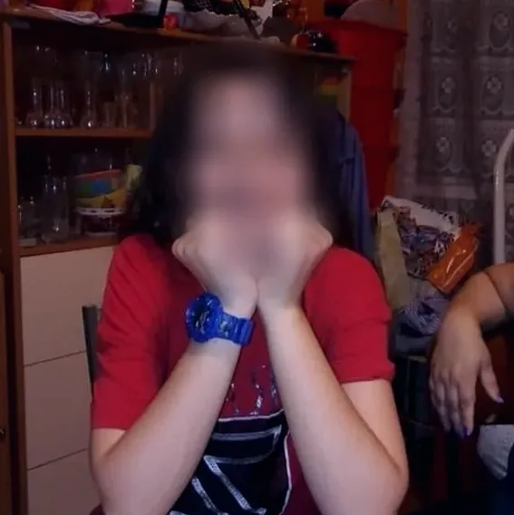Emina, 25