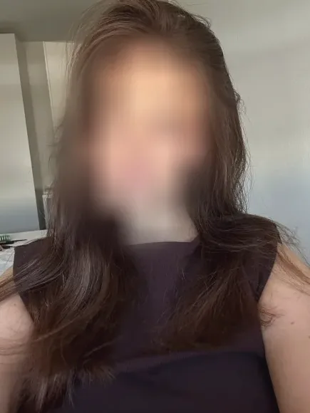 Jasmin, 28
