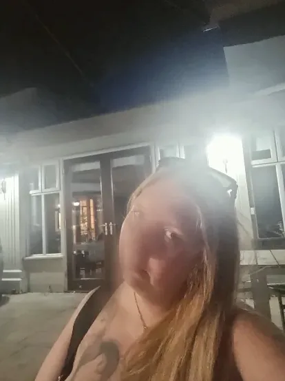 Jelena, 35