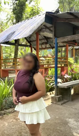Karin, 25