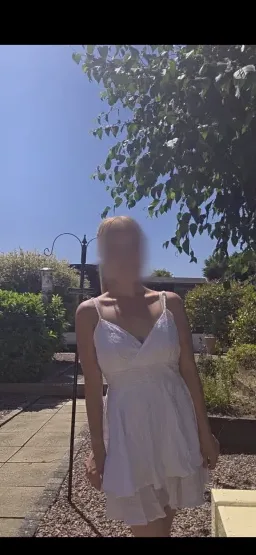 Rosa, 31