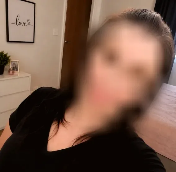 Rosa, 37